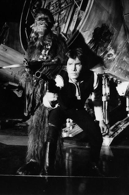 1,138 behind the scenes photos of the Star Wars Trilogy - Imgur Han Solo And Chewbacca, Classic Star Wars, Star Wars 1977, Star Wars Trilogy, Han Solo, Hans Solo, Star Wars Poster, A New Hope, Chewbacca