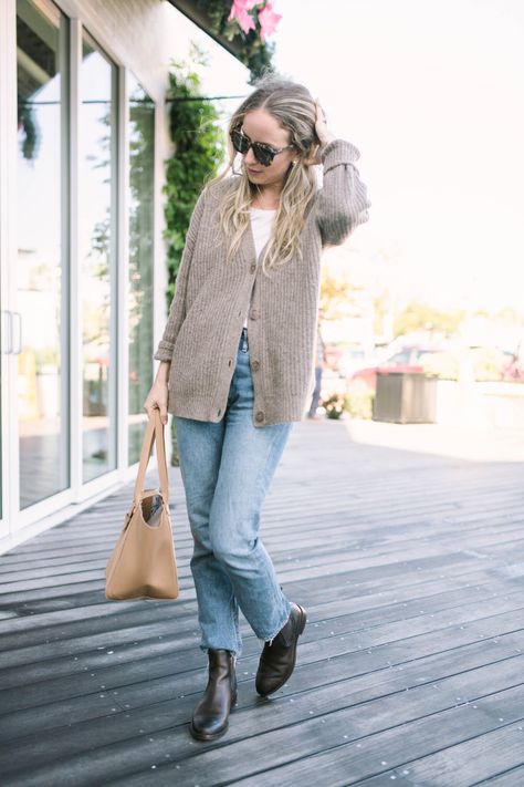 woman in jenni kayne sweater, agolde jeans, and vivaia bag standing outside a store. Jenni Kayne Outfit, Jenni Kayne Sweater, Everlane Jeans, Agolde Jeans, Cute Maternity Outfits, Buy Jeans, American Jeans, Jenni Kayne, Denim Trends