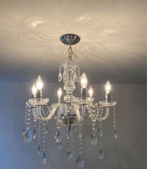 Gothic Rooms, Feature Wall Living Room, Crystal Chandelier Lighting, Chandelier Lighting Fixtures, White Chandelier, Candle Chandelier, House Room, Chic Home, Bedroom Inspo