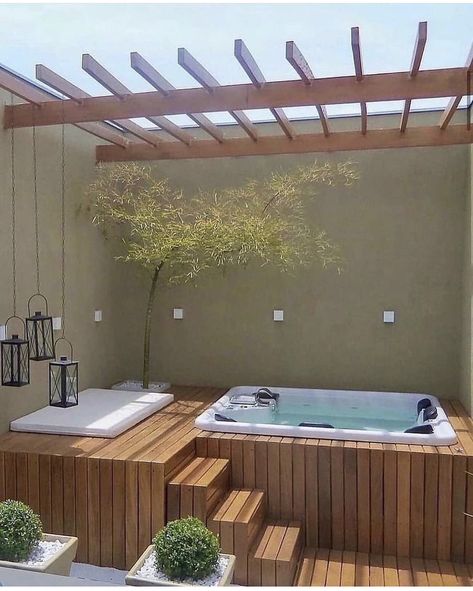 Whirpool Outdoor, Kleiner Pool Design, Hot Tub Landscaping, Kolam Koi, Hot Tub Patio, Hot Tub Deck, Hot Tub Backyard, Rooftop Design, Hot Tub Garden