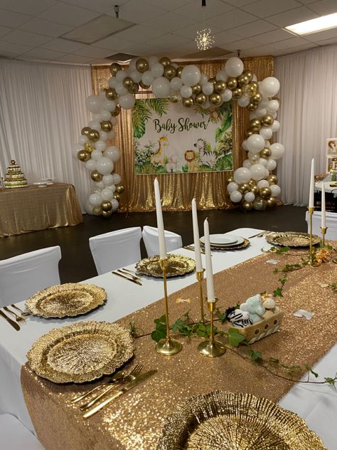 Gold And White Baby Shower Ideas, White And Gold Baby Shower Ideas, Safari Baby Shower Girl, Royalty Baby Shower, Gold Safari Baby Shower, White Baby Showers, Safari Decorations, Gold Baby Shower, Table Setting Decor