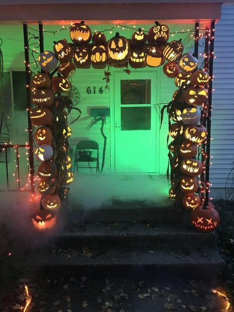 Diy Jackolantern Arch, Pumpkin Pail Archway, Halloween Entrance Arch, Outdoor Halloween Archway, Halloween Porch Archway Diy, Jack O Lantern Archway Diy, Skeleton Archway Diy, Jack O Lantern Archway, Halloween Archway Entrance