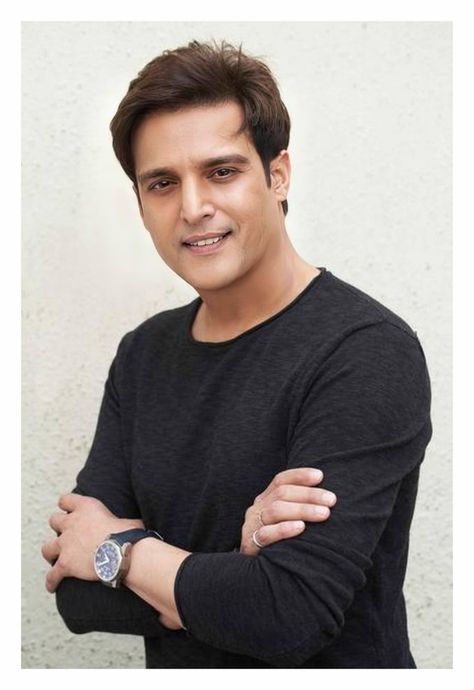 Happy bhag jayegi Jimmy Shergill, Vintage Bollywood Aesthetic, Bollywood Aesthetic, Indian Actors, Vintage Bollywood, Man On The Moon, Film Awards, Men Sweater, Actors