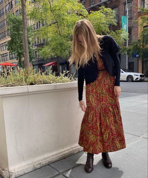 Paisley Skirt Outfit, Paisley Boots, Paisley Skirt, Skirt Outfit, Autumn Outfit, Fall Dresses, Skirt Outfits, Fall Colors, Fall Outfits