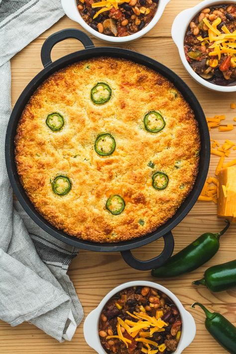 Jalapeño Cheddar Cornbread - Dish 'n' the Kitchen Cornbread Buns, Jiffy Jalapeno Cheddar Cornbread, Cheddar Corn Casserole, Jalapeño Cheddar Cornbread, Cornbread Dishes, Jalapeño Cornbread Recipe, Cornbread Pudding, Southern Style Cornbread, Jalapeno Cheddar Cornbread