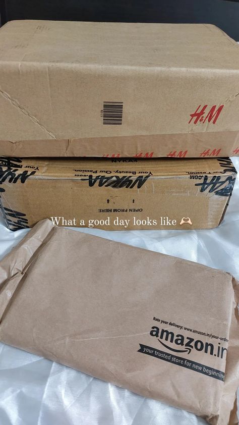 H&m Parcel Snapchat Story, Flipkart Parcel Snap, Unboxing Captions Instagram, Snapstreaks Ideas Aesthetic, Amazon Parcel Snap, Nykaa Parcel Snap Story, Parcel Snap, Shopping Snapchat Story, Shopping Captions