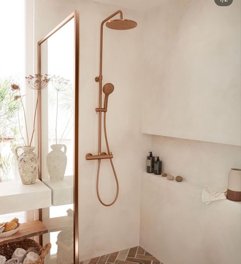 Copper Shower Head, Japandi Bathroom, Columns (home), Shower Column, Copper Taps, Shower Installation, Shower Columns, Small Showers, Guest Bathrooms