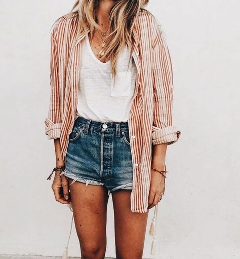 Denim Shorts Outfit, Simple Summer Outfits, Spring Blouses, Casual Styles, Bohol, Victoria Secrets, Outfits Casual, Fashion Kids, Clothing Ideas