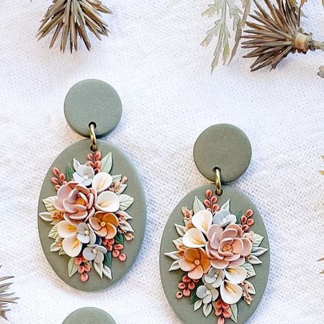 Polymer Clay Floral Earrings, Floral Polymer Clay Earrings, Clay Embroidery, Polymer Clay Embroidery, Polymer Clay Flower Jewelry, Polymer Clay Jewelry Tutorials, Handmade Clay Jewelry, Polymer Clay Jewelry Diy, Polymer Crafts