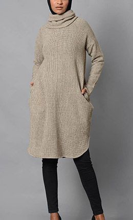 Winter Tunics, Winter Kurti, Brown Turtleneck, Turtleneck Tunic, Islamic Clothing, Winter Dresses, Neck Designs, Tunics, Light Brown