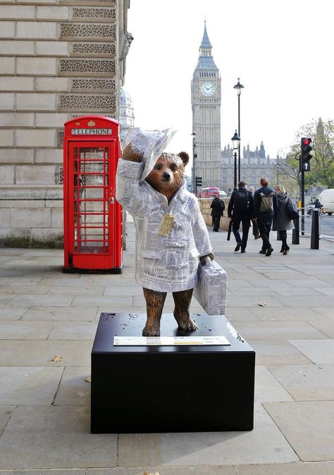 Paddington Bear Statue, Paddington Bear London, Oso Paddington, London Paddington, Street Sculpture, Paddington London, European Trip, Bear Statue, Vintage Vw Bus