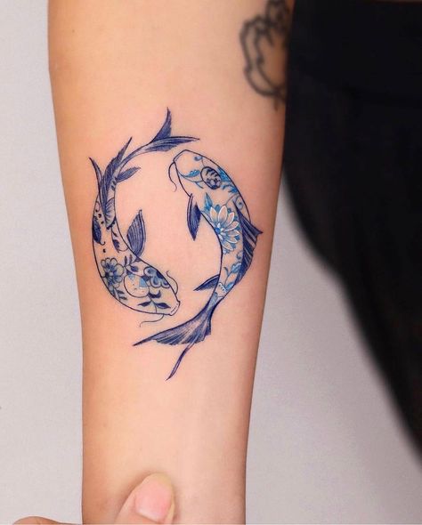 Ying Yang Koi Fish, Blue Flower Tattoos, Blue Ink Tattoos, Koi Tattoo Design, Pisces Tattoos, Koi Tattoo, Blue Tattoo, Koi Fish Tattoo, Fish Tattoo