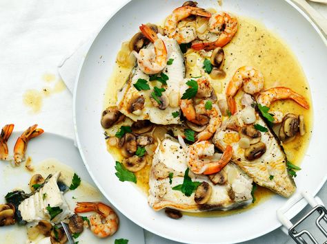 Braised Halibut with Mushrooms and Shrimp Braised Fish, Shrimp Food, Grilled Halibut, Spanish Recipes, Shrimp Recipe, Fish Fillet, Sea Food, Cauliflower Recipes, Seasoning Recipes