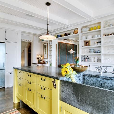 White yellow kitchen Soapstone Kitchen, Cocina Shabby Chic, Yellow Cabinets, Kitchen Planning, Spec House, Narrow Shelves, Kabinet Dapur, Two Tone Kitchen, Eclectic Kitchen