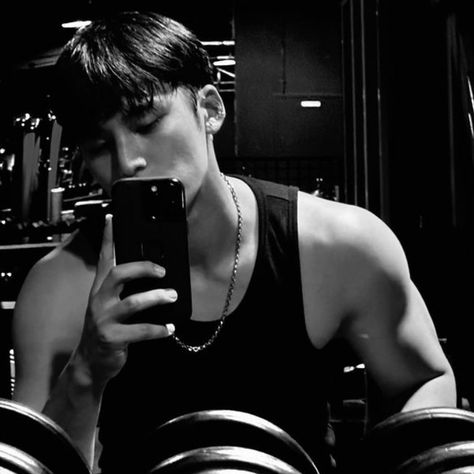 Kim Mingyu Biceps, Mingyu Biceps, Kim Mingyu Icons, Kim Mingyu Icon, Mingyu Icons, Seventeen Mingyu Icon, Kpop Imagines, Seventeen Mingyu, Kim Min Gyu