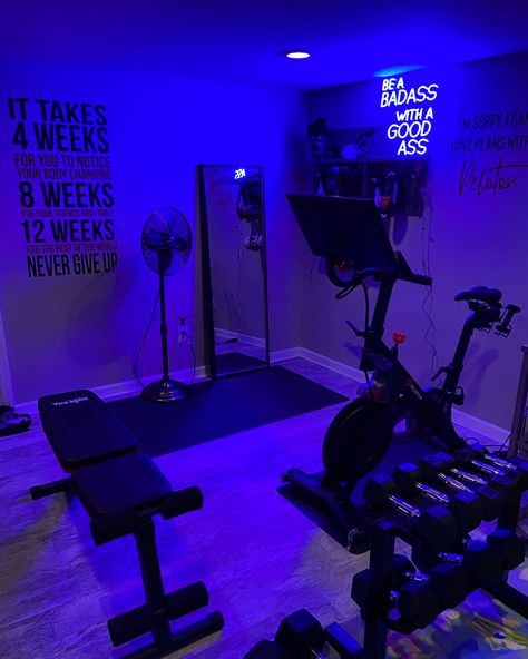 At Home Gym Ideas Design, Peloton Basement Gym, Home Gym Inspo Garage, Workout Area At Home, Workout Setup At Home, Mini Gym Room At Home, Gym In Room Ideas, Small Fitness Room Ideas, Mini Gym At Home Ideas Garage