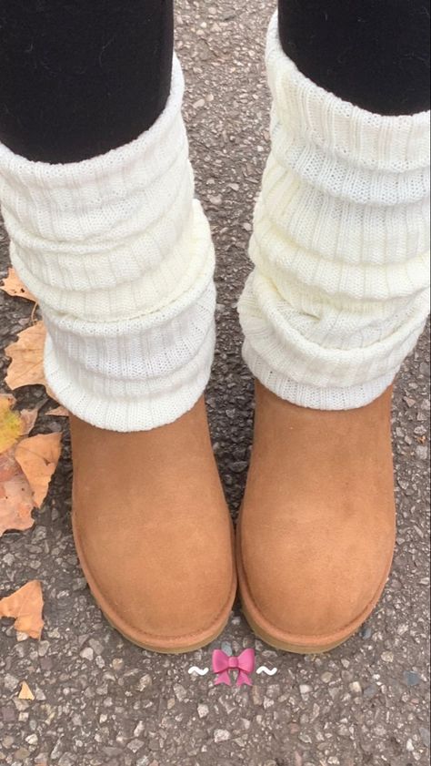 Ugg Boots With Leg Warmers, Leg Warmers And Ugg Boots, Uggs Boots Outfit, Black Mini Skirt Outfit, Boots With Leg Warmers, Cute Uggs, Uggs Boots, Ugg Tasman Slippers, Shoes Outfit Fashion