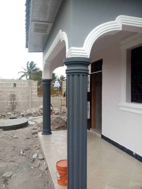 Exterior House Pillar Design, House Collums Front Porches, Piller Design Columns Pop, Exterior Pillar Design, Pillar Design Exterior Entrance, Front Pillar Design, Pillar Design Interior, House Pillar Design, House Pillars