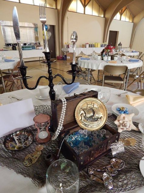 Pirate Theme Quinceanera, Pirate Table Decorations, Pirate Centerpiece, Pirate Wedding Theme, Disney Wedding Decorations, Mermaid Table, Disney Wedding Centerpieces, Cinderella Wedding Theme, Pirate Halloween Party