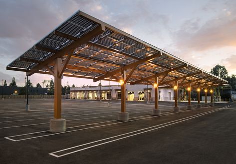 Solar Carports, so much sense. Shed With Solar Panels, Carport Solar Panels, Solar Panels Architecture, Solar Parking, Solar Pergola, Parking Plan, Solar Panel Technology, Elegant Styling, Solar Panels Roof