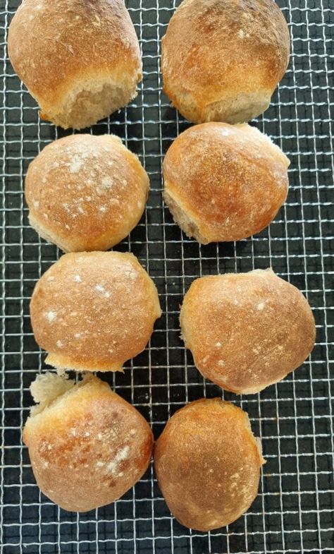 Crusty Buns Recipe Artisan Bread, Crusty Rolls Recipe, Rustic Bread Rolls, Crusty Italian Rolls, Rustic Italian Crusty Bread, Lo’s Kitchen Dinner Rolls, Crusty Bread Rolls, Italian Rolls, Crusty Rolls