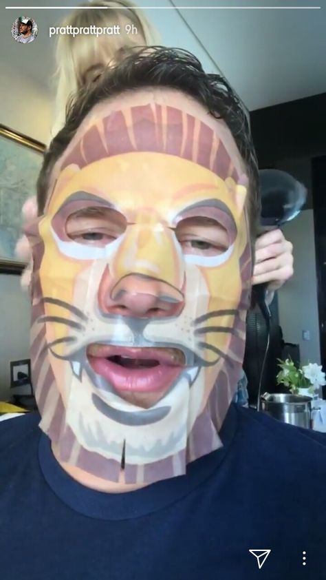 Chris Pratt Funny, Fame Dr, Chris Pratt, Star Lord, Funny Pins, Jurassic World, Boyfriend Material, Celebrity Crush, Carnival Face Paint