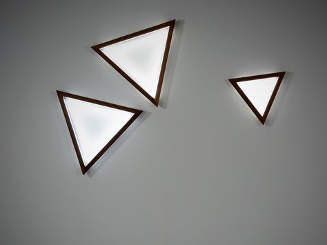 TRIANGLE | Wall light Triangle Collection By hollis+morris Triangle Wall Design, 3000k Lighting, Triangle Wall Lights, Triangle Led, Lighting Temperature, Triangle Light, Lighting Wall Sconces, Footer Design, Triangle Wall