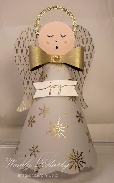 Angel Faces, Bed Spring Crafts, Draw A Face, Christmas Angel Crafts, Religious Crafts, Winter Decorations, Flower Pot Crafts, Angel Crafts, First Birthday Decorations