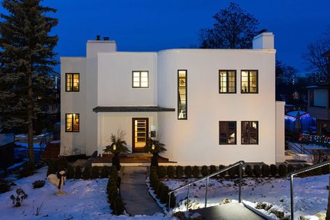 Art Deco House Exterior, Streamline Moderne Architecture, Hale House, Coast House, Frank Lloyd Wright Design, Modernist House, Streamline Moderne, Modern Deco, Hamilton Ontario