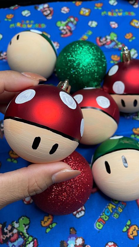 Mushroom Theme Christmas, Diy Super Mario Christmas Ornaments, Mario Themed Christmas Tree, Diy Mario Ornaments, Super Mario Christmas Ornaments, Super Mario Bros Christmas Tree, Video Game Christmas Tree, Mario Ornaments Diy, Mario Bros Christmas Tree