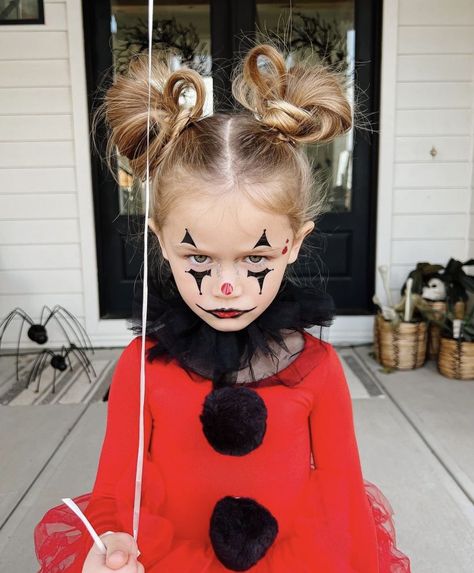 Doll Makeup Halloween, Halloween Makeup For Kids, Belle Halloween, Handmade Halloween Costumes, Strašidelný Halloween, Helloween Wallpaper, Horror Halloween Costumes, Halloween Beauty, Amazing Halloween Makeup