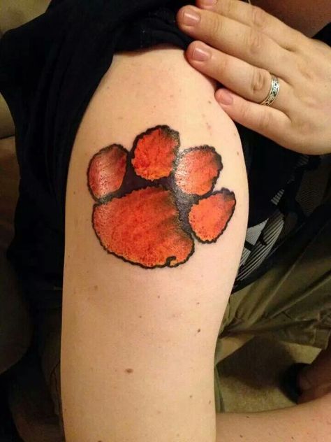 Clemson Tigers tattoo Clemson Tattoo, Tiger Paw Tattoo, Tiger Tattoo Ideas, Tiger Paw Print, Clemson Tiger Paw, Paw Tattoos, Tiger Spirit, Good Tattoo Quotes, Tiger Tattoo Design