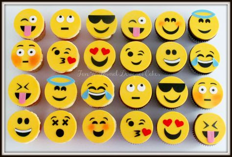 Emoji Birthday Cake, Emoji Cupcakes, Emoji Cake, Emoji Birthday Party, Birthday 4, Fancy Cupcakes, Emoji Design, Keychain Craft, Emoji Party