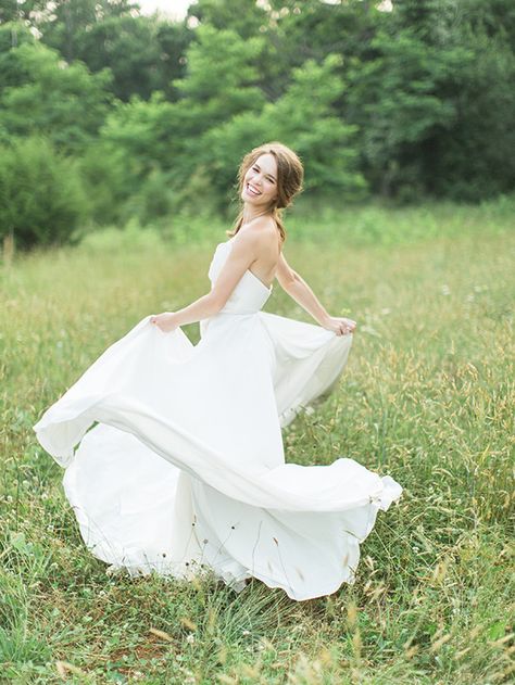 Wedding Dress Twirl Photo, Person Twirling In Dress, Dress Twirl Photography, Sun Dress Photoshoot, Woman Twirling In Dress, Dress Twirl Reference, Twirling Dress Reference, Twirling Reference, Twirling Pose Reference