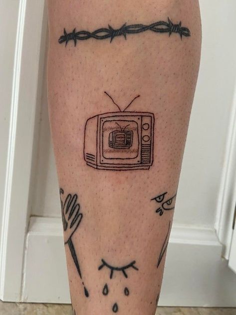 Old Computer Tattoo, Box Tv Tattoo, Vintage Tv Tattoo, Tv Head Tattoo, Tv Tattoo Retro, Tv Tattoo Ideas, Old Tv Tattoo, Television Tattoo, Tv Girl Tattoo