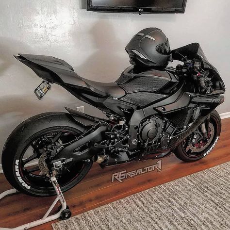 Motorcycles Daily on Instagram: “Blacked out! @r6realtor1 #Yamaha #R1 #BikeKingz” Tmax Yamaha, Jet Skies, Influencer Lifestyle, Bike Motor, Image Moto, Motorcross Bike, Мотоциклы Cafe Racers, Pretty Bike, Biker Love