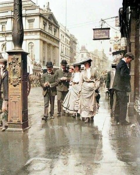 Victorian London Aesthetic, 1900s Aesthetic, English Projects, Victorian London, London Aesthetic, Old Photography, Historical Books, 20 Century, City Scene