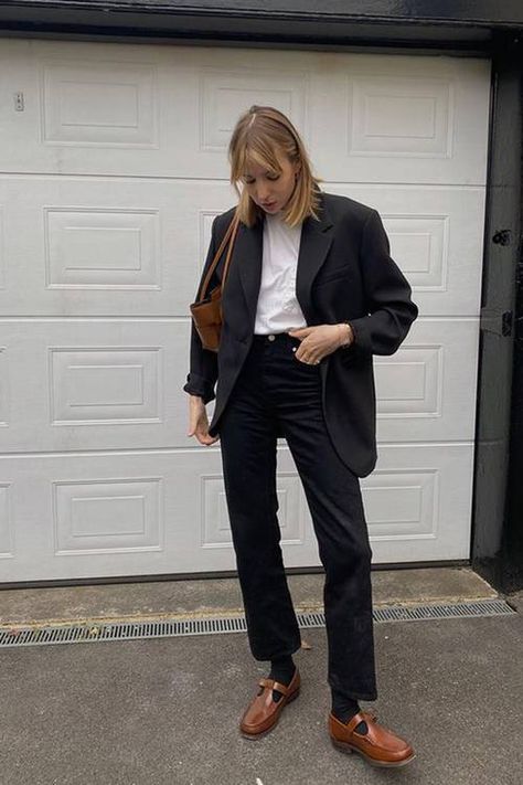 Arket's Wool Blazer Is the Best I've Seen on the High Street | Who What Wear UK Arket Wool, Lizzy Hadfield, Street Jacket, Festival Jacket, Beige Blazer, Style Blazer, Traje Casual, Blazer Outfits, Tweed Blazer