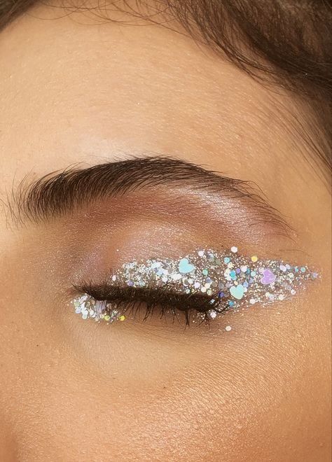 Glitter Around Eyes, Fun Sparkly Makeup, Star Glitter Eye Makeup, Glitters Make Up, Facial Glitter Ideas, Disco Make Up Glitter, 70s Glitter Makeup, Speak Now Inspired Makeup, Festival Makeup Glitter Rave Make Up