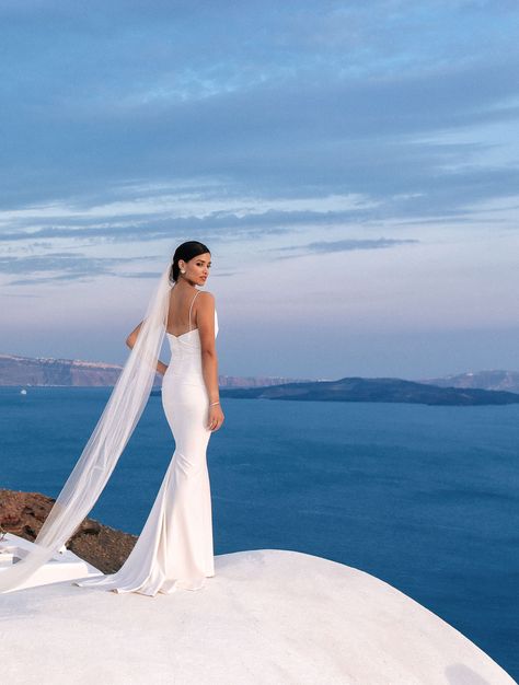 Wedding in Oia, Santorini | Elizabeth & Chris by Wedvisions Studio Castle Luxury, Mykonos Wedding, Greece Destinations, Urban Wedding Venue, Romantic Elopement, Santorini Wedding, Wedding Venue Inspiration, Greek Wedding, Greece Wedding