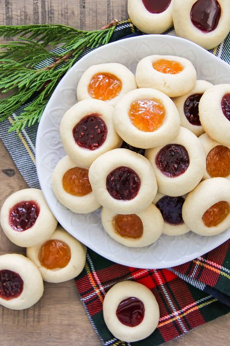 Cookie With Jam, Jam Thumbprint Cookies Recipe, Brown Sugar Shortbread, Thumbprint Cookies Easy, Mexican Hot Chocolate Cookies, Jam Thumbprint Cookies, Easy Jam, Thumbprint Cookies Recipe, Hot Chocolate Cookies