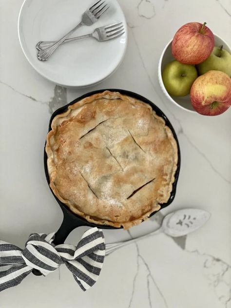 Cast Iron Skillet Apple Pie, Iron Skillet Apple Pie, Skillet Apple Pie, Apple Pie Ingredients, Peach Dumplings, Holiday Pie, Iron Skillet Recipes, Cast Iron Skillet Recipes, Cast Iron Recipes