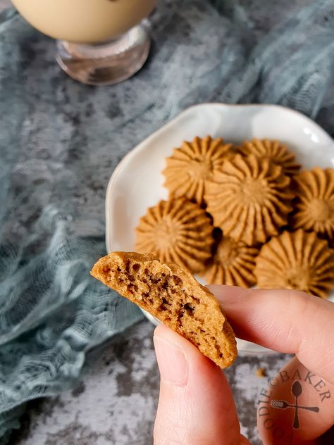 Coffee Butter Cookies [Chinese New Year, Eggless, No-Mixer] Baking Biscuits Recipes, Coffee Butter Cookies, Asian Desserts Recipes, Eggless Cookies Recipes, European Cookies, Coffee Cookies Recipe, Chinese New Year Cake, Coffee Butter, Cookie Coffee