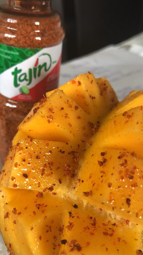 Mango With Tajin, Deli Food, Food Babe, Delicacy Food, Snap Food, Delicious Dinner Recipes, Food Obsession, Cafe Food, Pretty Food