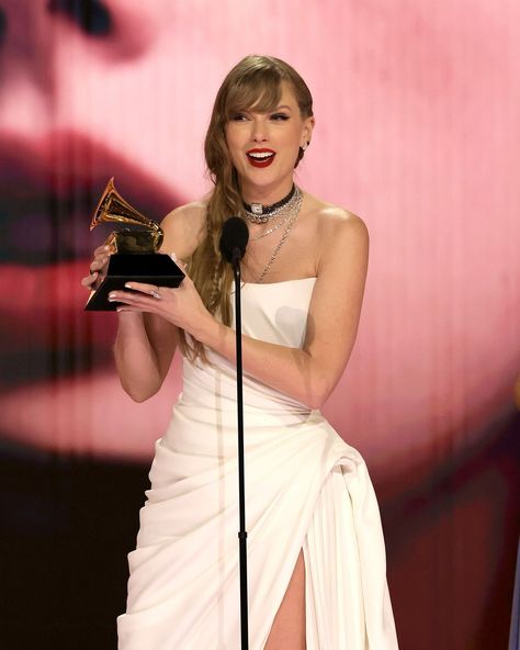 It's me, hi, I’m the winningest artist ever for Album Of The Year: @TAYLORSWIFT 🤭 #GRAMMYs | Instagram Instagram Taylor Swift, Victoria Monet, Album Of The Year, Famous Singers, Taylor Swift Album, Taylor Swift Quotes, Taylor Alison Swift, Grammy Awards, Miley Cyrus