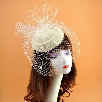 Buy retro and vintage inspired hats and fascinators online in Australia | Shop our range to complete your vintage look for weddings, races and parties Evening Hat, Trendy Bodysuits, Vintage Veils, Trendy Leggings, Black Fascinator, Party Hair Accessories, Bridal Hat, Wedding Tea, Veil Hairstyles