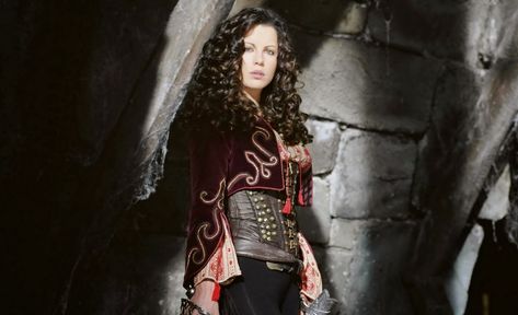 Kate Beckinsale Van Helsing Workout Emily Ratajkowski Outfits, Superhero Academy, Hardcore Workout, Katie Cassidy, Cowgirl Outfits, Kate Beckinsale, Kate Hudson, Dark Beauty, Gal Gadot