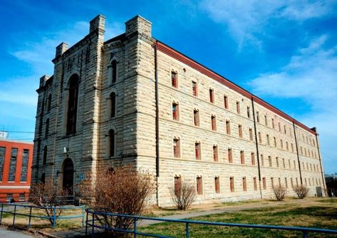 Haunted Prison, Abandoned Prisons, Missouri History, Kid Friendly Vacations, Creepy Houses, Haunted Hotel, Most Haunted Places, Missouri State, Ghost Tour