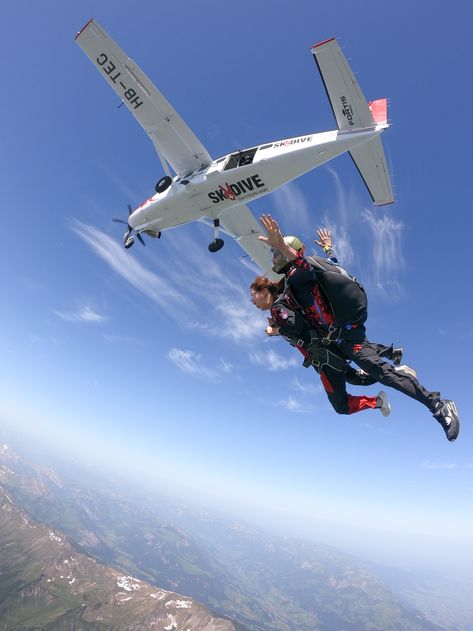 Skydiving Pictures, Bucket List Adventure, Nepal Mount Everest, Interlaken Switzerland, Base Jump, Rock Climbing Gear, Biking Backpack, Hang Gliding, Ultimate Bucket List