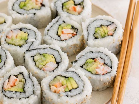 Boston Rolls Type Of Sushi, Types Of Sushi Rolls, Sushi Fillings, Avocado And Cucumber, Slow Cooker Appetizers, Seasoned Rice Vinegar, Types Of Sushi, Chop Sticks, Roasted Cabbage